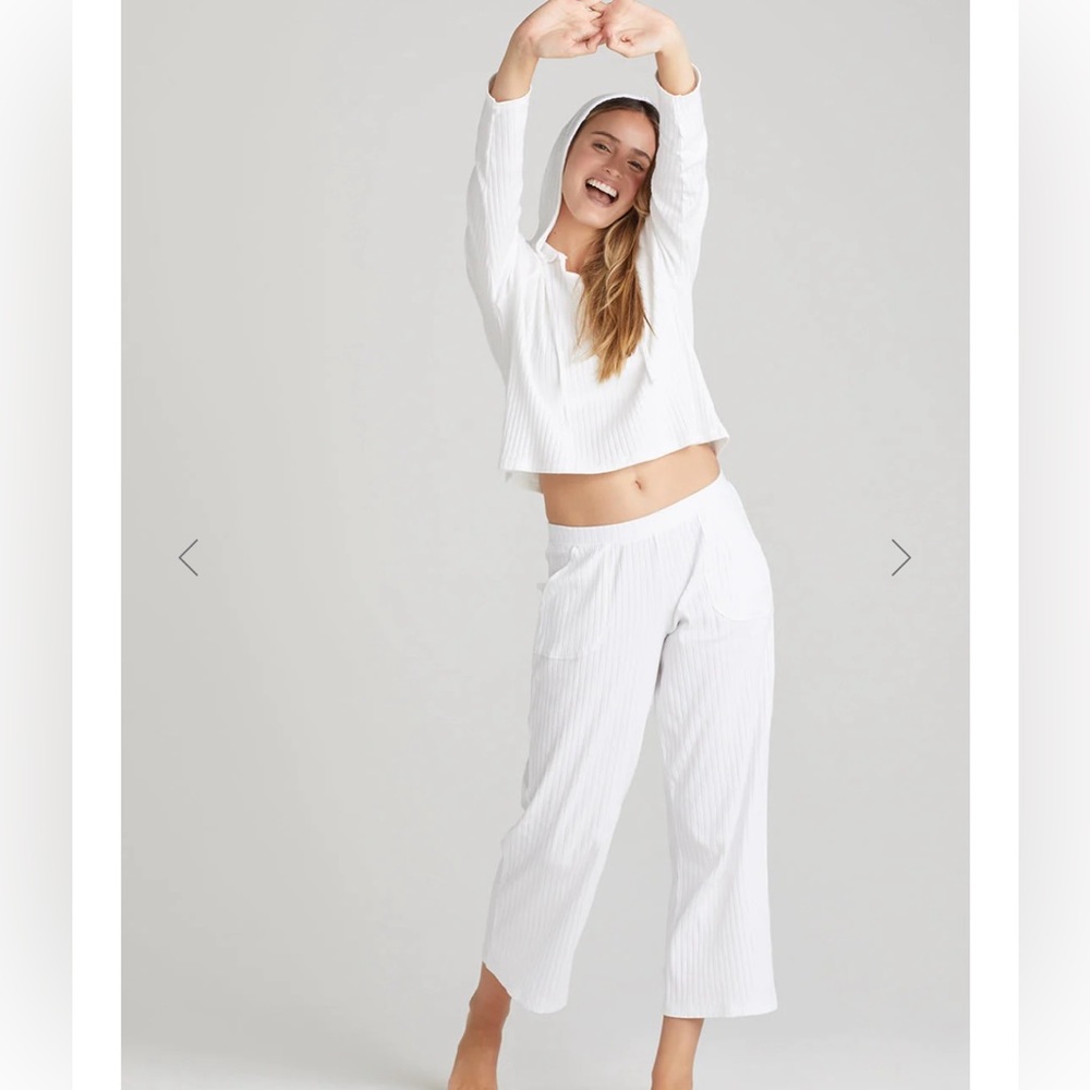 SET - Yummie Cropped Lounge - White/Small